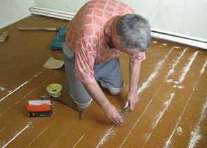 Чем и как заделать щели в деревянном полу между досками - «Строительство»